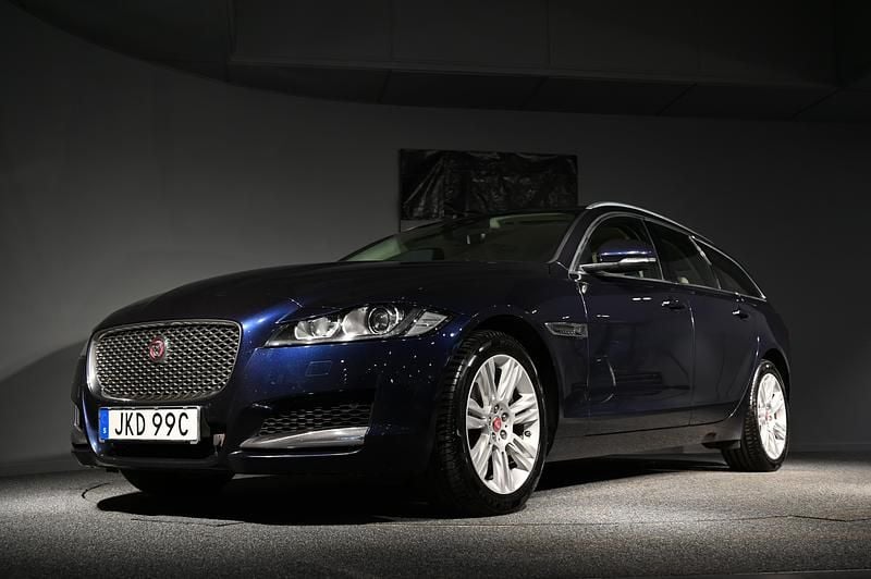 Blå Begagnad 2019 Jaguar XF Sportbrake Kombi | 189 000 kr - Bild 1/4