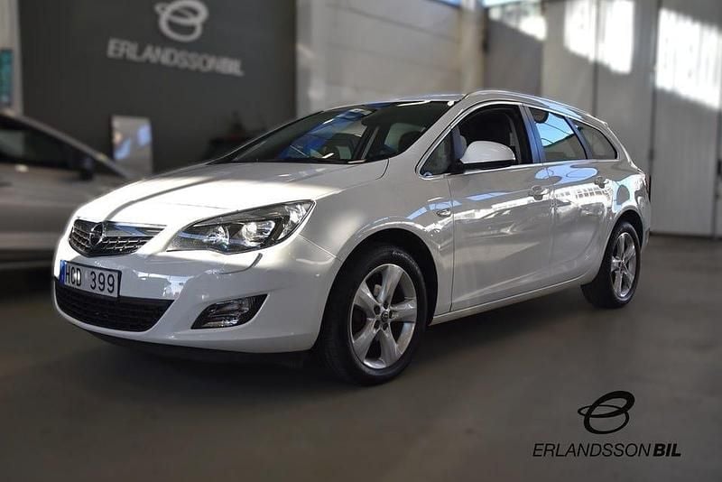 Vit Begagnad 2012 Opel Astra Kombi | 79 900 kr (Marknadspris) - Bild 1/4