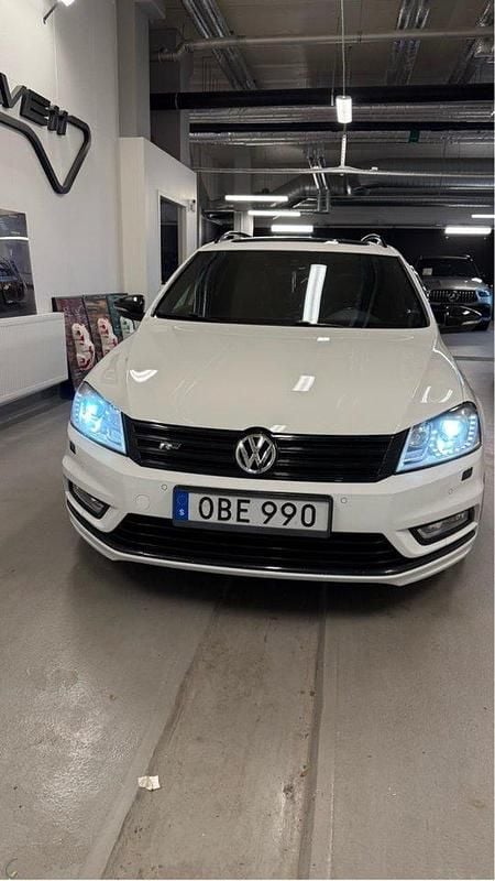 Vit Begagnad 2014 VW Passat R-line Kombi | 120 000 kr (Lite dyr) - Bild 1/4