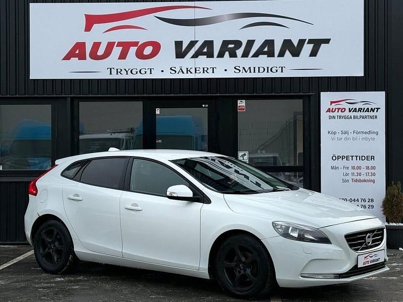 Begagnad Volvo V40 Kinetic 116 HK (85 kW) 2013 Vit