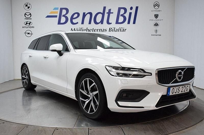 Vit Begagnad 2019 Volvo V60 Momentum Kombi | 224 500 kr (Marknadspris) - Bild 1/3