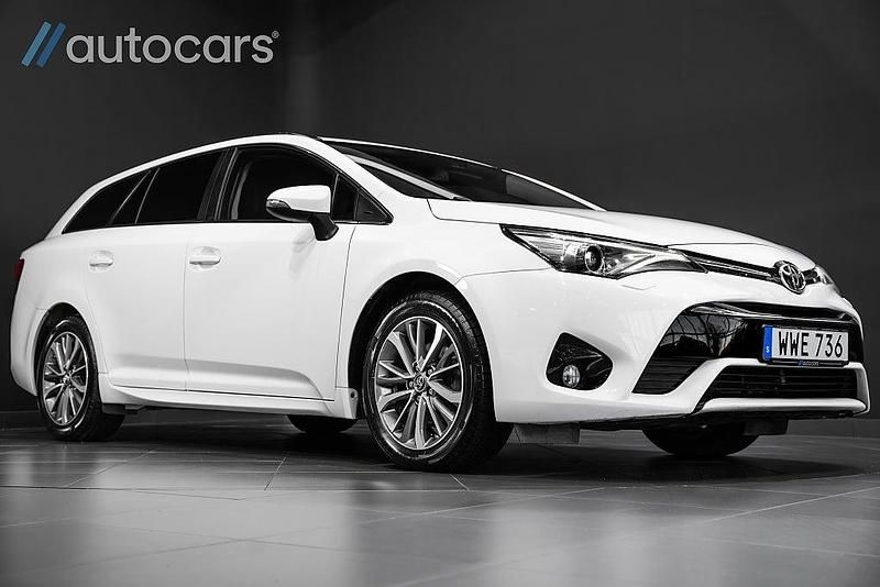 Vit Begagnad 2016 Toyota Avensis Active Kombi | 159 000 kr (Lite dyr) - Bild 1/4