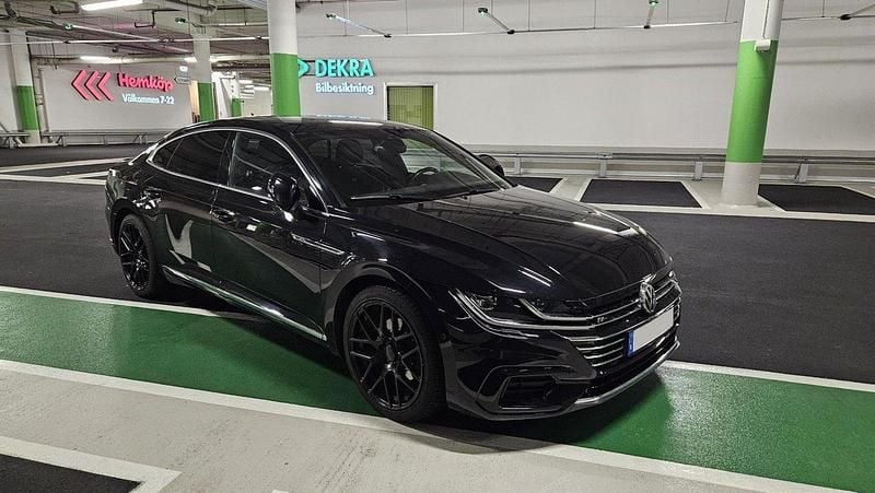 Svart Begagnad 2019 VW Arteon GT Halvkombi | 256 000 kr (Bra pris) - Bild 1/4