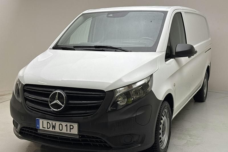 Vit Begagnad 2023 Mercedes e-Vito Minibuss | 280 000 kr (Marknadspris) - Bild 1/4