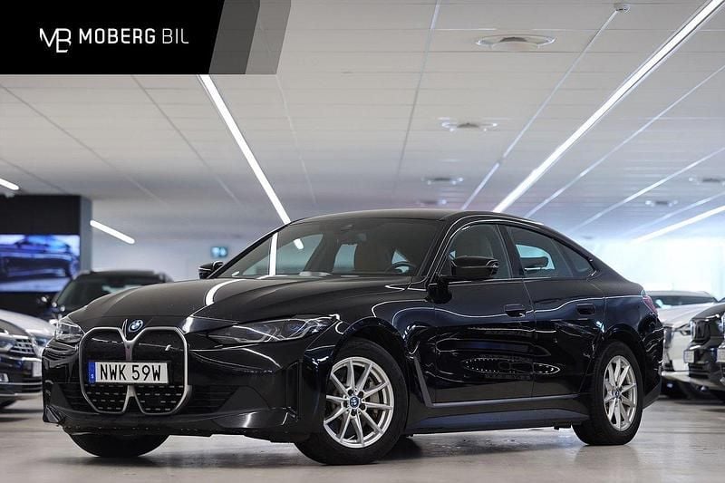 Svart Begagnad 2023 BMW i4 Shadowline Sedan | 399 900 kr (Lite dyr) - Bild 1/3