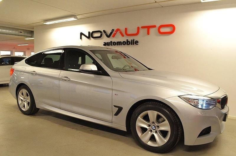 Silver Begagnad 2015 BMW 320 Gran Turismo M Sport Halvkombi | 199 900 kr (Lite dyr) - Bild 1/4
