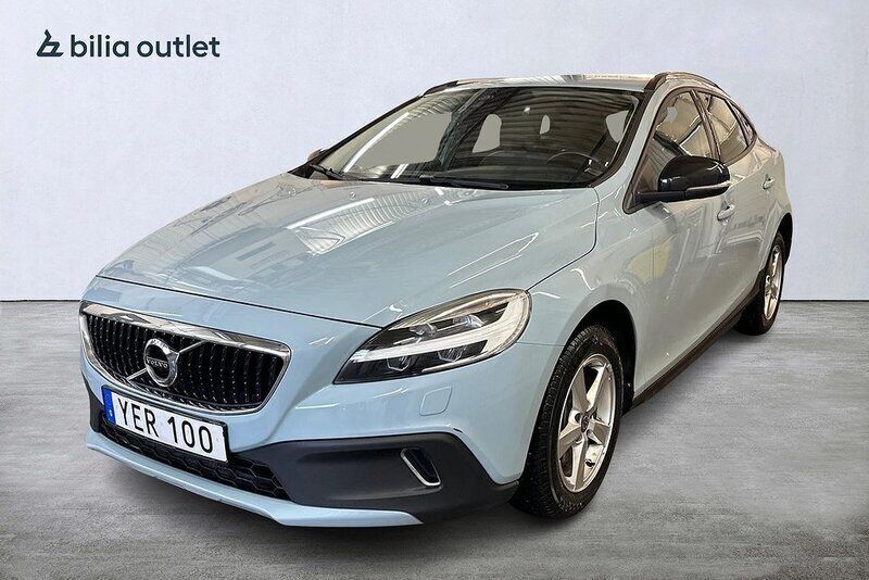 Blå Begagnad 2016 Volvo V40 CC Business Edition Kombi | 189 000 kr (Marknadspris) - Bild 1/3