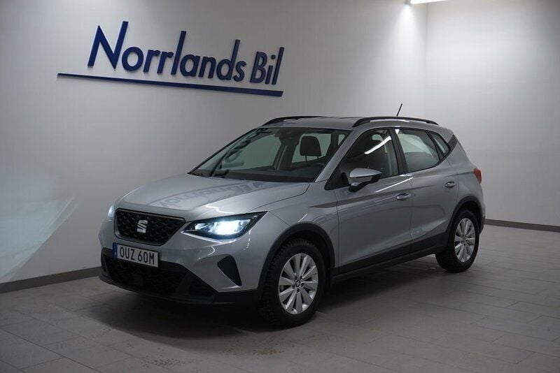 Silver (urban silver metallic) Begagnad 2023 Seat Arona SUV | 179 900 kr (Marknadspris) - Bild 1/2