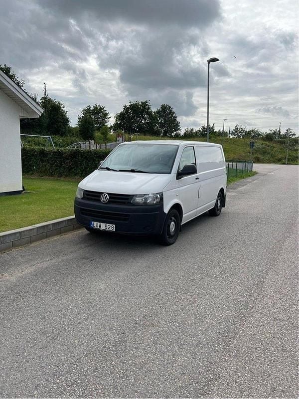 Vit Begagnad 2012 VW T5 Van | 89 000 kr (Bra pris) - Bild 1/3