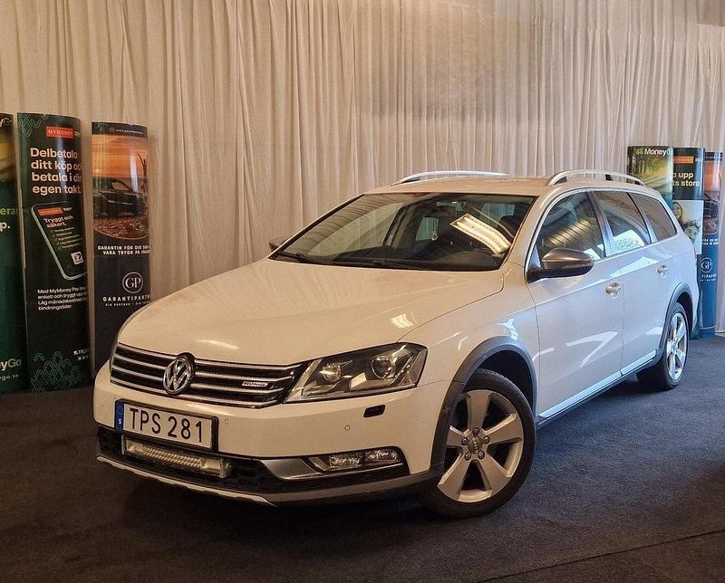 Vit Begagnad 2015 VW Passat Alltrack Kombi | 99 900 kr (Lite dyr) - Bild 1/4