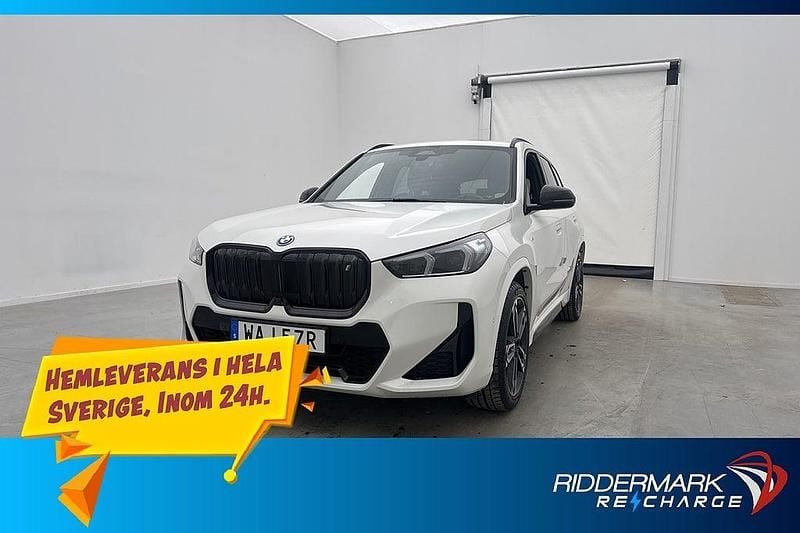 Vit Begagnad 2023 BMW iX1 M Sport SUV | 429 800 kr (Bra pris) - Bild 1/3