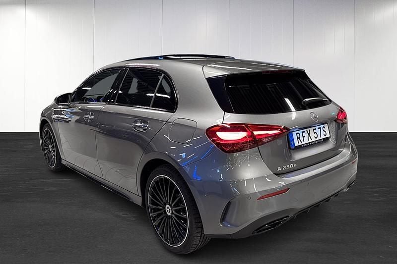 Begagnad Mercedes A250 Advanced 218 HK (160 kW) 2025 Grå Halvkombi