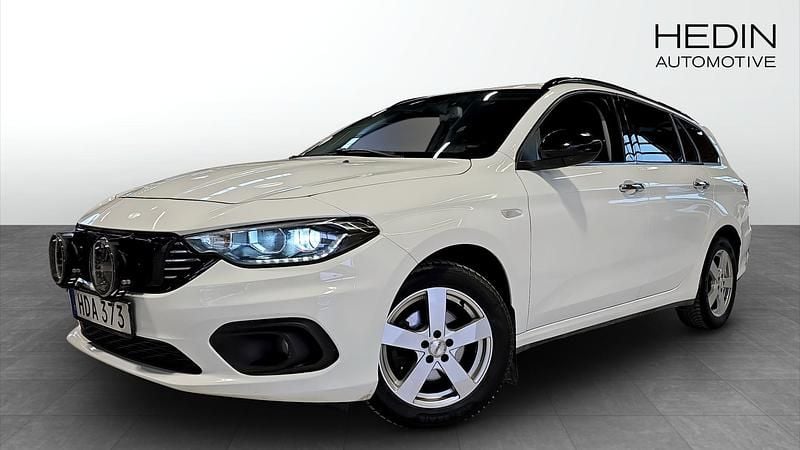 Begagnad Fiat Tipo Lounge 120 HK (88 kW) 2017 Vit Kombi
