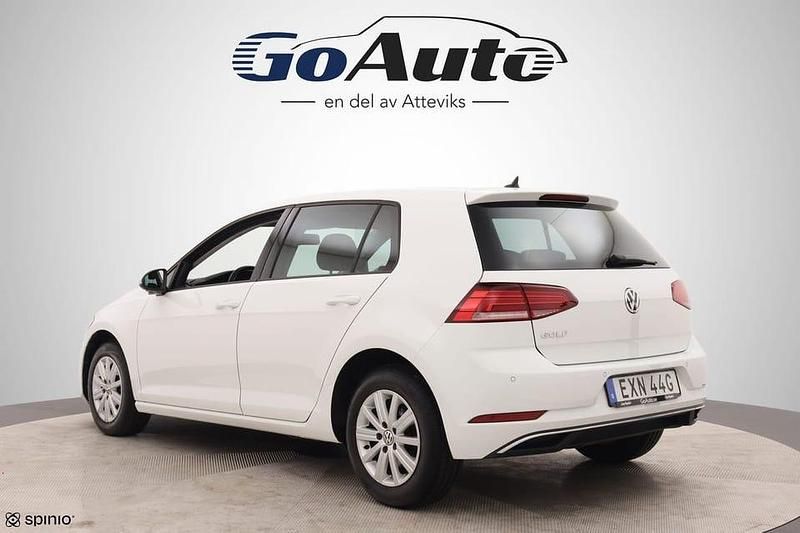 Begagnad VW Golf VII 117 HK (86 kW) 2019 Vit Halvkombi