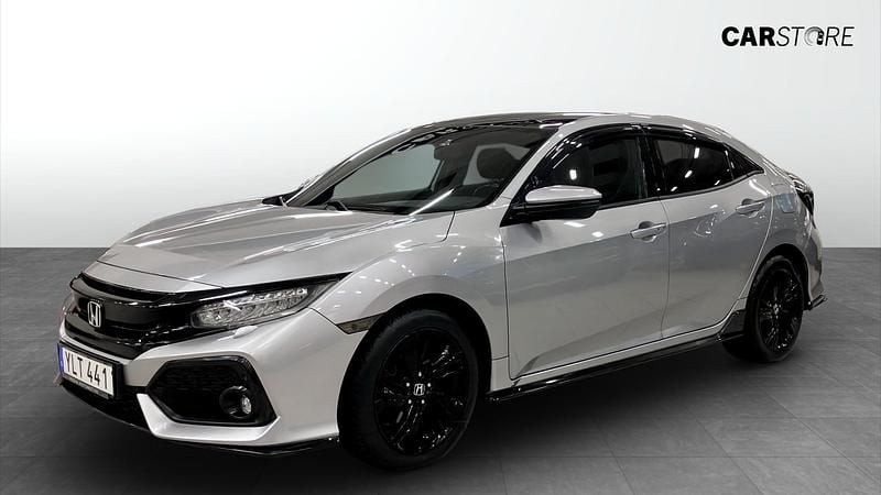 Begagnad Honda Civic 182 HK (133 kW) 2017 Silver Halvkombi
