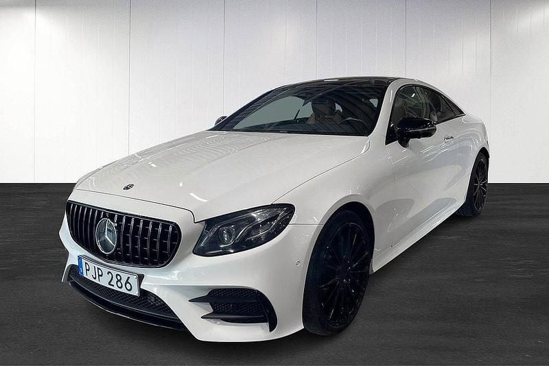 Vit Begagnad 2017 Mercedes E400 AMG Sportkupé | 399 000 kr (Marknadspris) - Bild 1/4