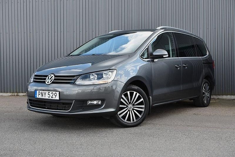 Grå Begagnad 2012 VW Sharan Minibuss | 145 900 kr (Marknadspris) - Bild 1/4