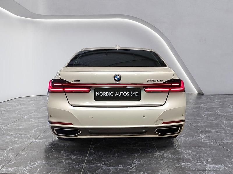 Begagnad BMW 745L M Sport 395 HK (290 kW) 2019 Vit Sedan