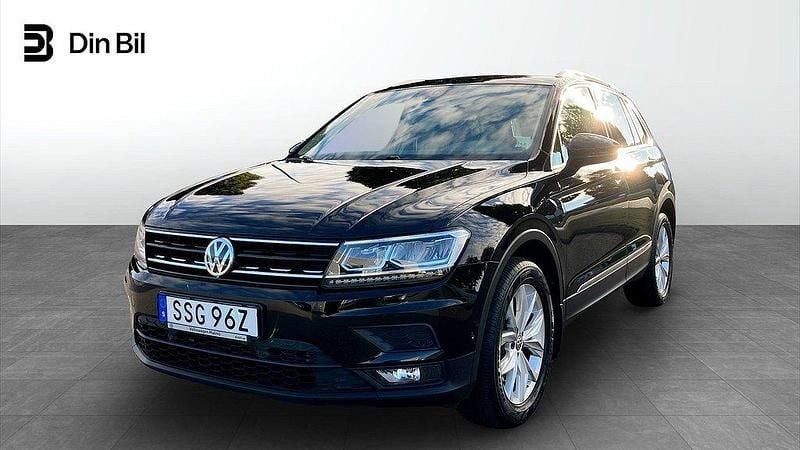 Svart (deep black pearl) Begagnad 2019 VW Tiguan Comfortline SUV | 269 900 kr (Marknadspris) - Bild 1/4