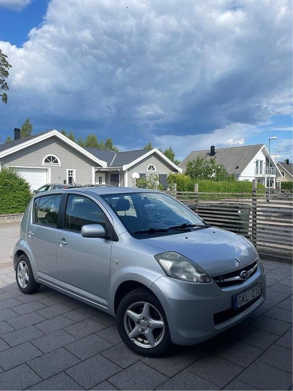 Grå Begagnad 2007 Subaru Justy Halvkombi | 36 000 kr - Bild 1/4