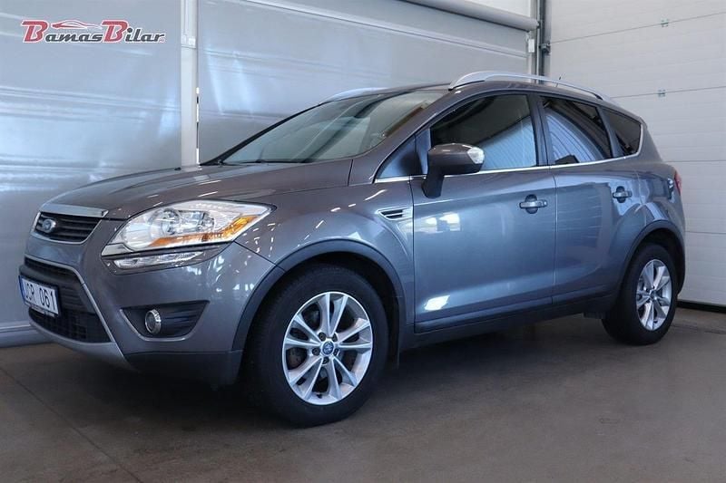 Brun Begagnad 2013 Ford Kuga Titanium SUV | 99 900 kr (Marknadspris) - Bild 1/4