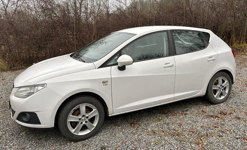Begagnad Seat Ibiza 105 HK (77 kW) 2011