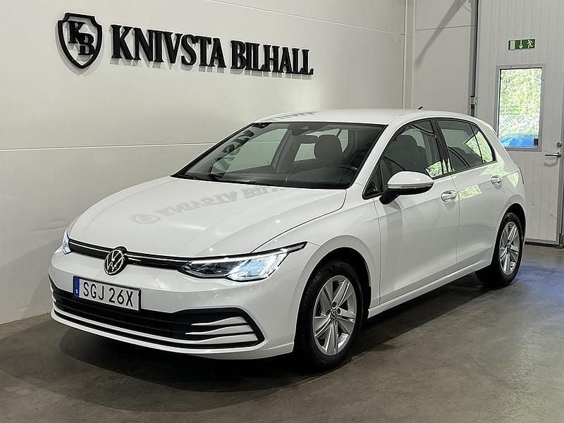 Begagnad VW Golf VIII Life 150 HK (110 kW) 2020 Vit Halvkombi