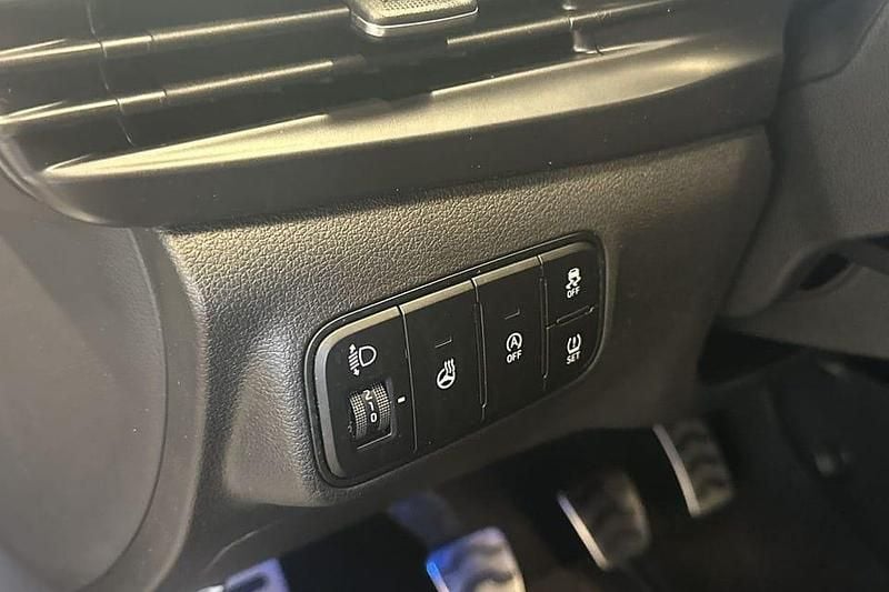 Begagnad Hyundai Bayon 101 HK (74 kW) 2023 Vit SUV