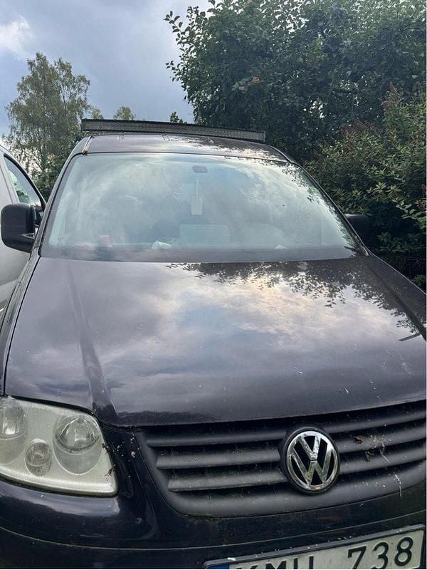 Svart Begagnad 2009 VW Caddy Maxi Minibuss | 15 000 kr (Superpris) - Bild 1/3