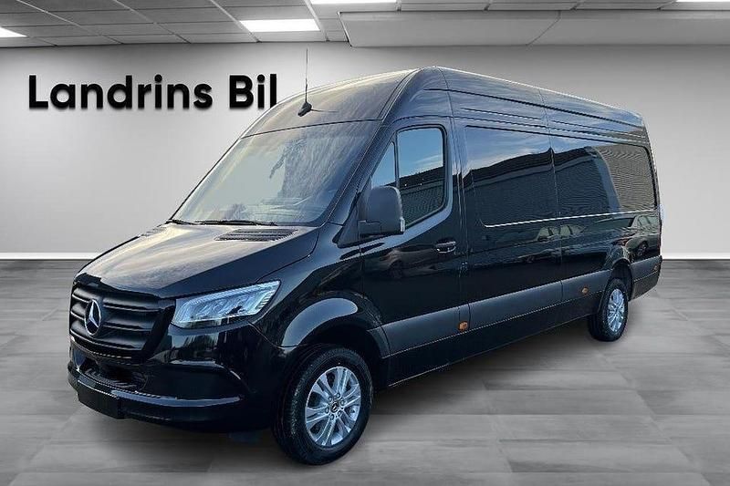 Ny Mercedes Sprinter 2025 Svart (obsidiansvart metallic) Van