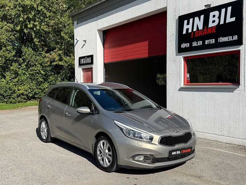 Grå Begagnad 2012 Kia Ceed Sportswagon Comfort Kombi | 54 900 kr (Lite dyr) - Bild 1/4
