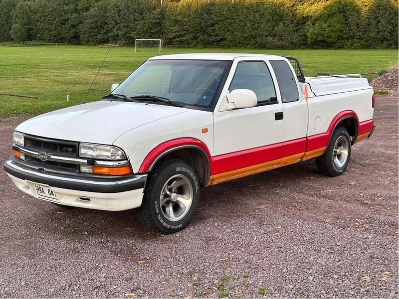 Vit Begagnad 2000 Chevrolet S10 Pickup | 28 000 kr - Bild 1/4