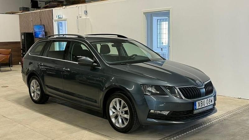 Begagnad Skoda Octavia Ambition 116 HK (85 kW) 2020 Grå Kombi
