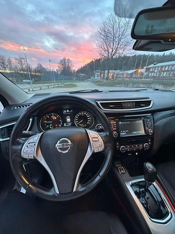Vit Begagnad 2016 Nissan Qashqai SUV | 109 000 kr (Bra pris) - Bild 1/3