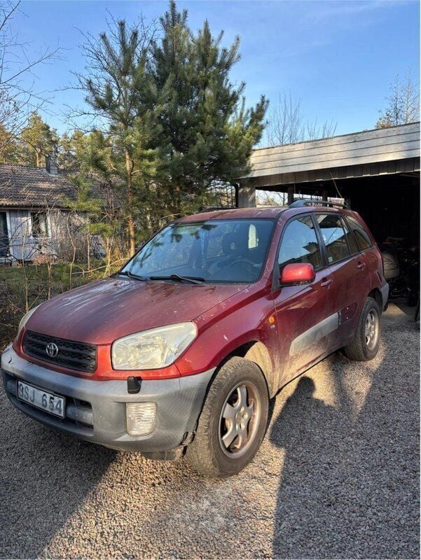 Röd Begagnad 2001 Toyota RAV4 SUV | 30 000 kr (Bra pris) - Bild 1/3