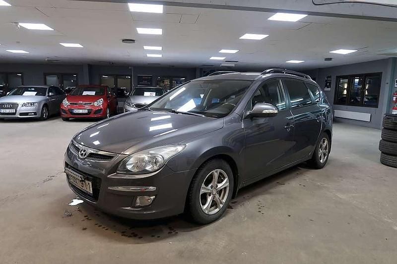 Grå Begagnad 2009 Hyundai i30 Kombi | 45 500 kr (Dyr) - Bild 1/1