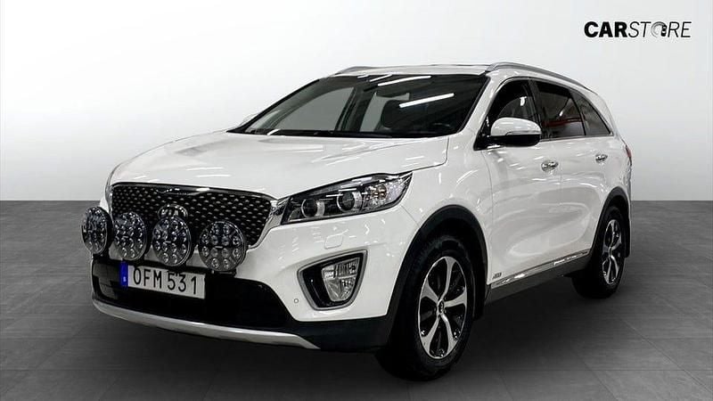 Vit (white) Begagnad 2016 Kia Sorento SUV | 174 900 kr (Bra pris) - Bild 1/4
