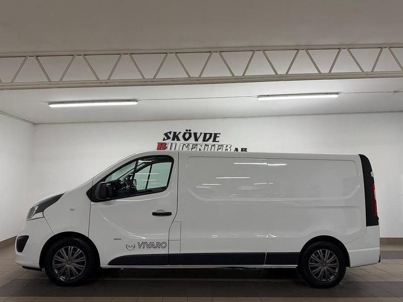 Begagnad Opel Vivaro 125 HK (91 kW) 2017 Vit Minibuss