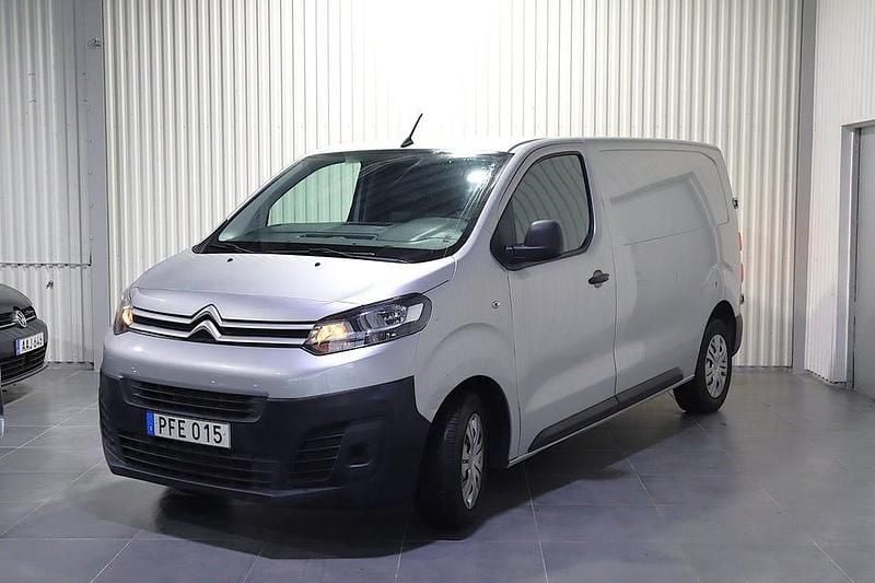 Begagnad Citroën Jumpy 122 HK (89 kW) 2017 Silver Minibuss