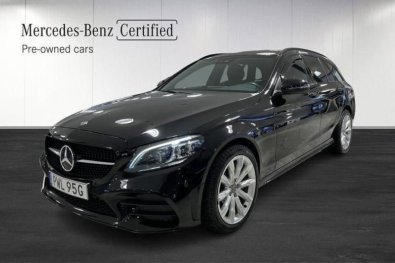 Svart Begagnad 2020 Mercedes C300 AMG Kombi | 304 900 kr - Bild 1/4