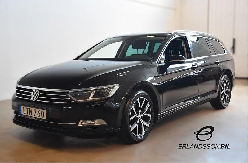 Svart Begagnad 2015 VW Passat Kombi | 139 900 kr (Marknadspris) - Bild 1/4