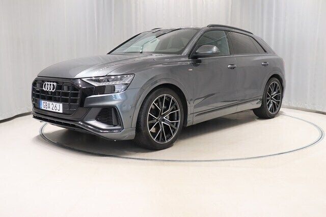 Grå (daytonagrå pärleffekt) Begagnad 2023 Audi Q8 S-Line SUV | 779 000 kr (Marknadspris) - Bild 1/2