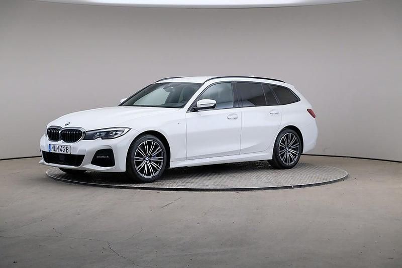 Vit Begagnad 2020 VW Passat Executive Kombi | 225 000 kr (Marknadspris) - Bild 1/4