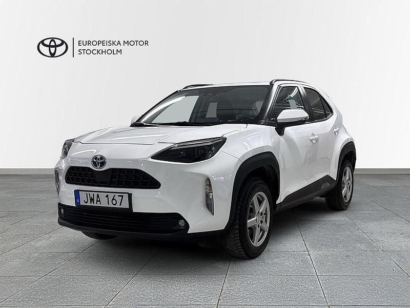 Begagnad Toyota Yaris Cross Active 92 HK (67 kW) 2023 Vit SUV