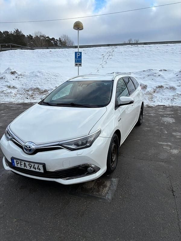 Begagnad Toyota Auris Touring Sports 136 HK (100 kW) 2017 Kombi