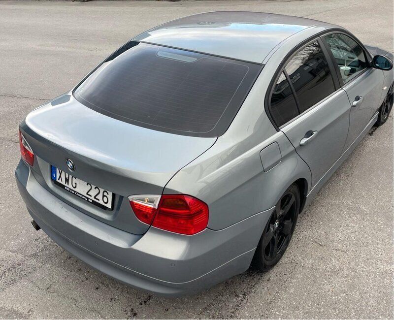 Blå Begagnad 2006 BMW 320 Advantage Sedan | 49 000 kr (Marknadspris) - Bild 1/4