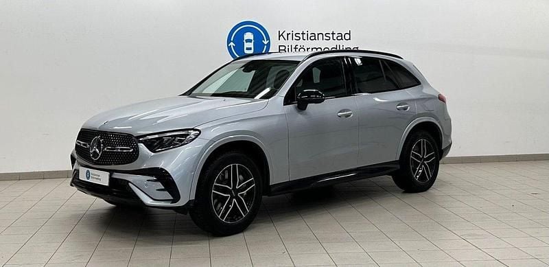Silver Begagnad 2023 Mercedes GLC400d AMG line SUV | 749 900 kr (Lite dyr) - Bild 1/4