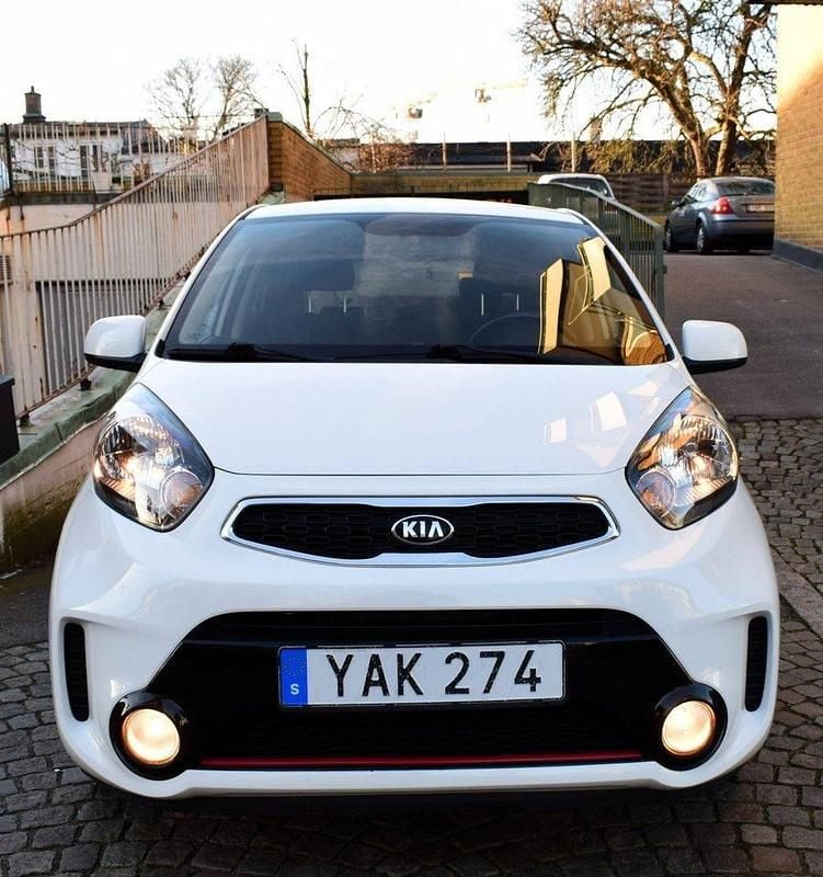 Begagnad Kia Picanto 67 HK (49 kW) 2016 Vit Halvkombi