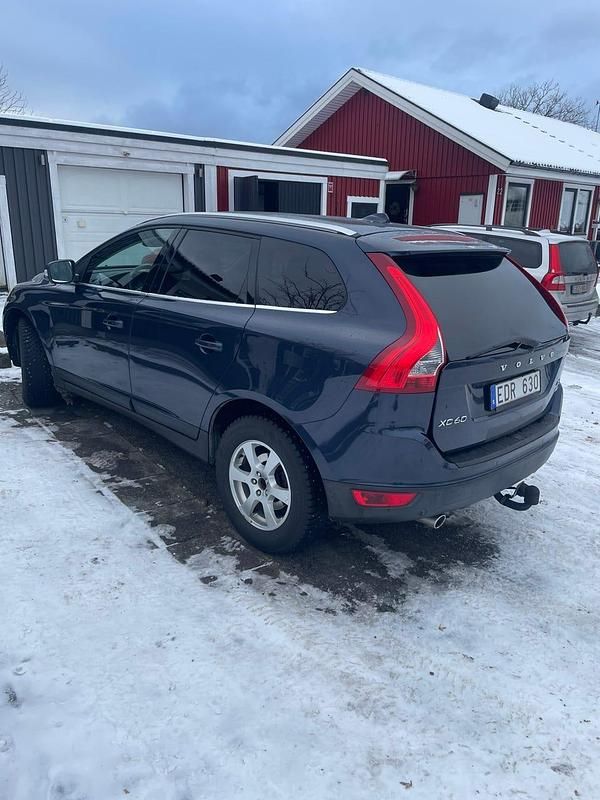 Begagnad Volvo XC60 215 HK (158 kW) 2013 Mörkblå SUV