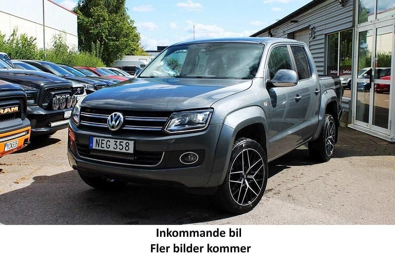 Grå Begagnad 2016 VW Amarok Highline Pickup | 239 900 kr (Dyr) - Bild 1/4